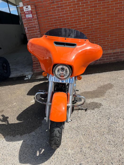 Harley Davidson street glide 114 ORANGE