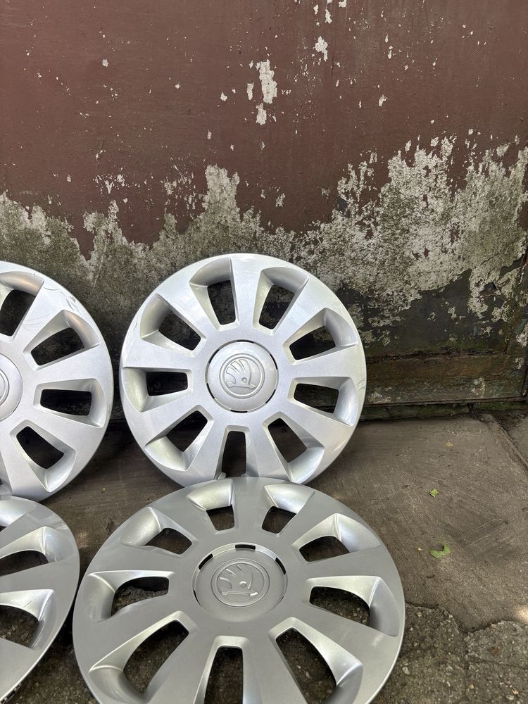 Witam sprzedam kołpaki skoda r14.