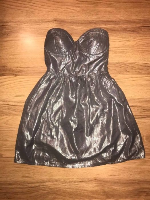 Sukienka Bershka blyszczaca z gorsetem push up r. S Wesele