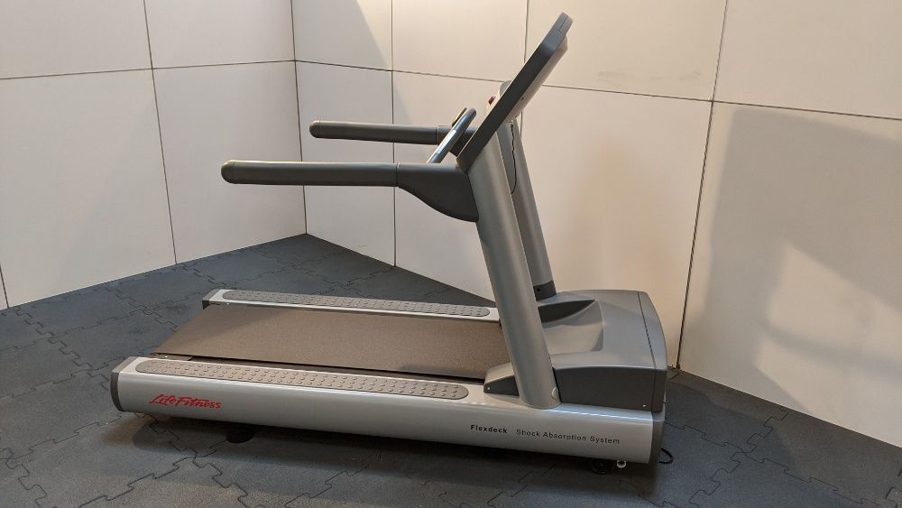 Bieżnia Life Fitness 95Ti Odnowiona Gwarancja 2 lata Arctic Silver