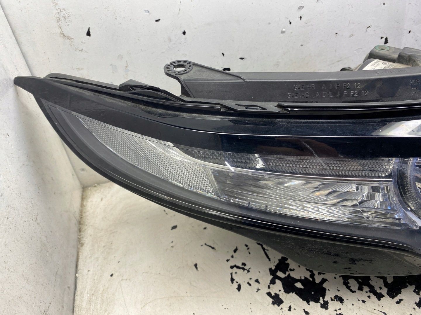 LAND ROVER EVOQUE LAMPA PRAWY PRZÓD XENON BJ32-13W029-EC