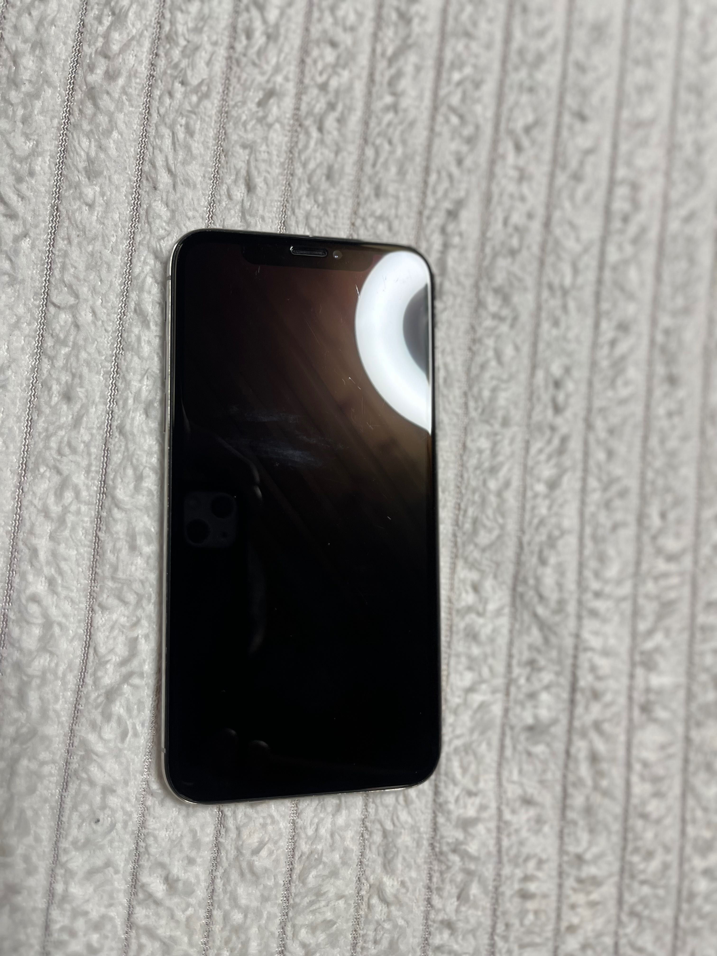 Продається у гарному стані iPhone X