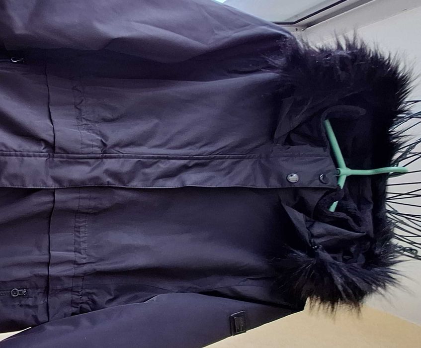 Czarna ocieplana kurtka zimowa z kapturem Regatta