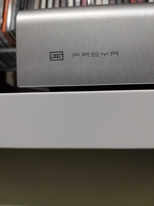 Pré-amplificador Schiit Freya S