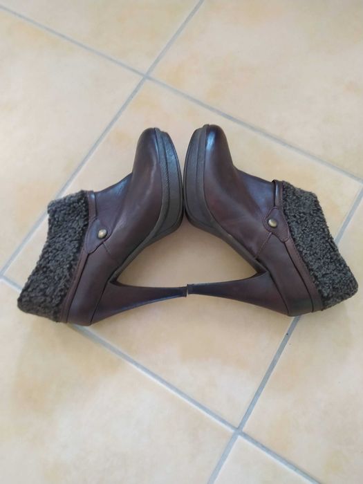 Botins de salto alto compensado, pele genuína castanho escuro, tam.39