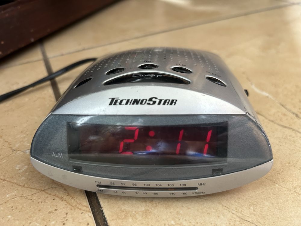 Radio budzik TechnoStar