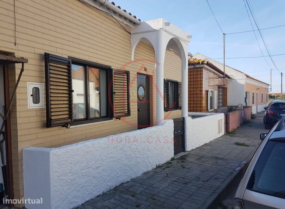 Moradia térrea I Quintal I Garagem