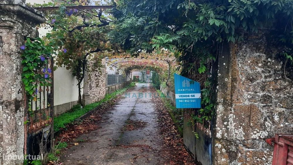 Quinta Em Valença Com 17.000 M2 De Área