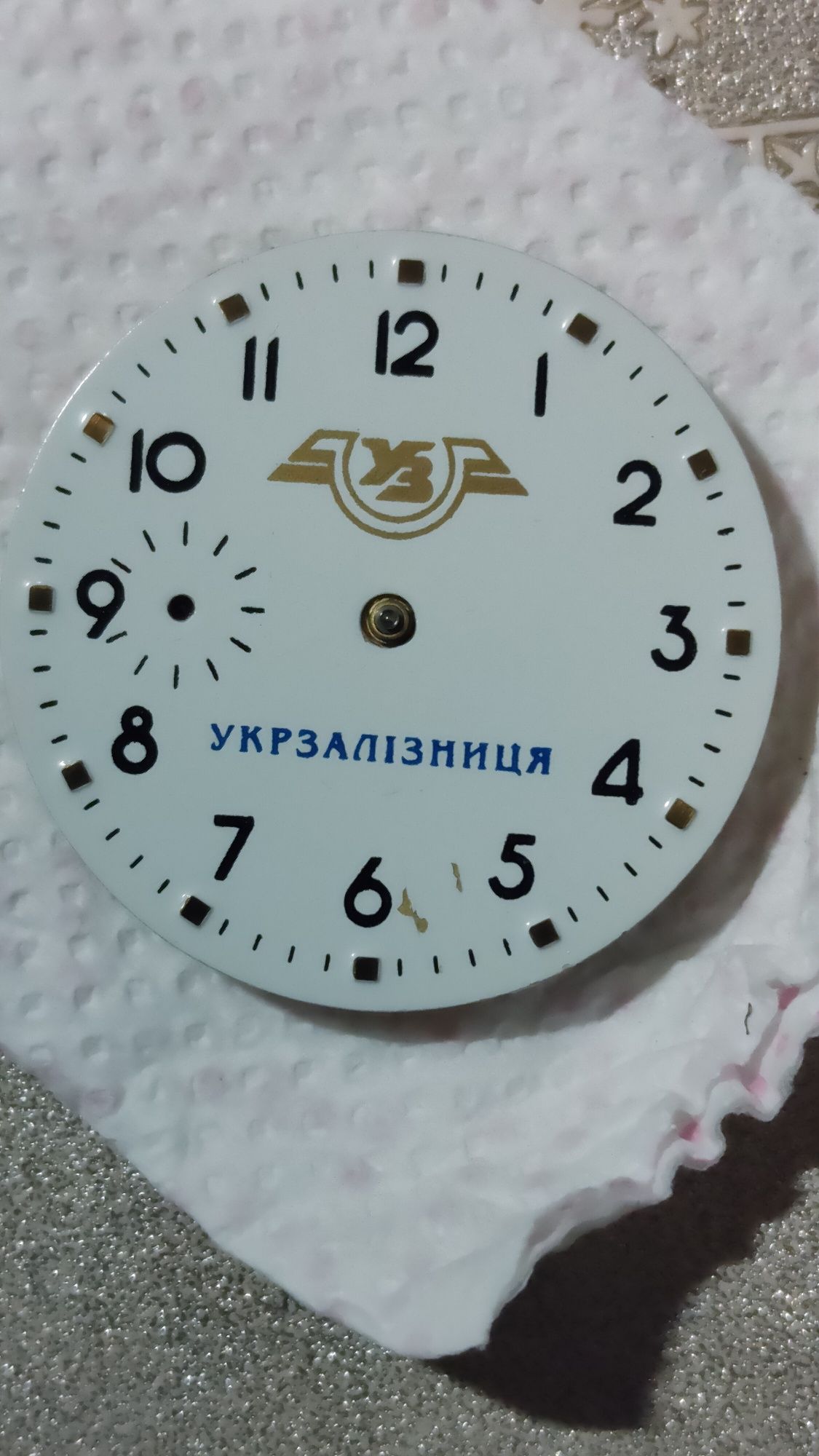 Часы, часовой инструмент, циферблат.