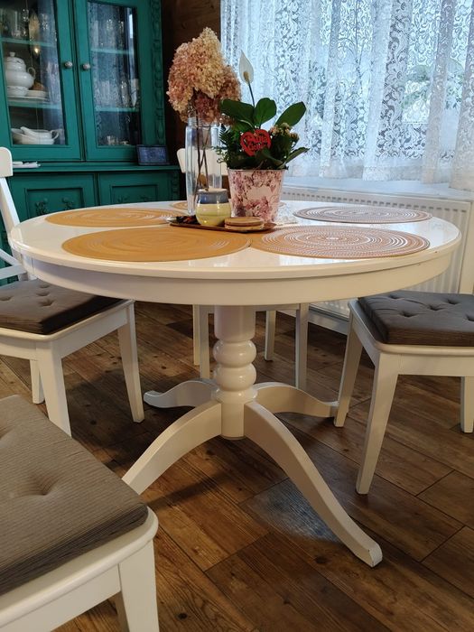 Biały okrągły stół rozkładany Ikea