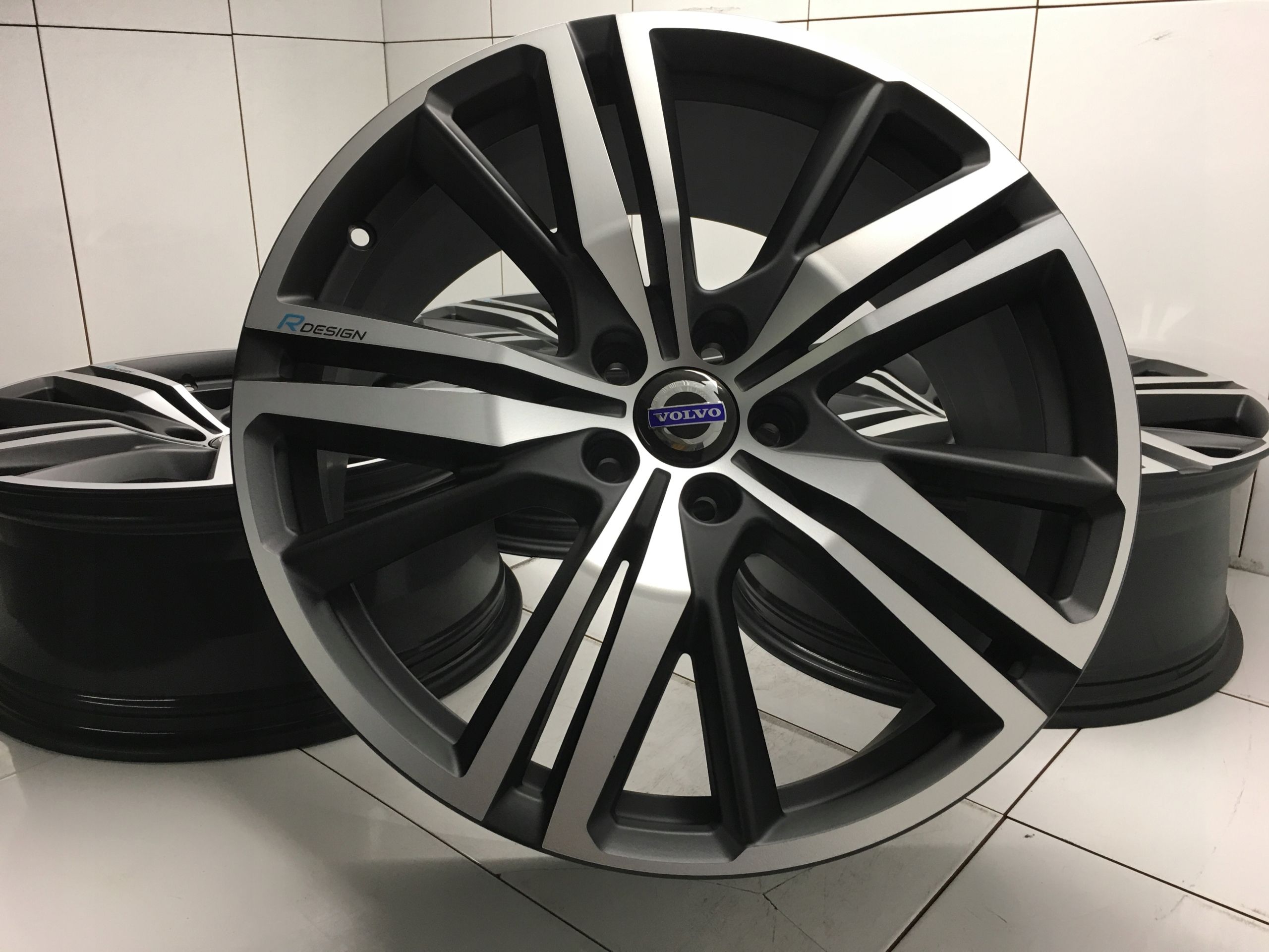 Felgi 19 Volvo r Design Ideal 8 ET42 XC60 XC40 V70