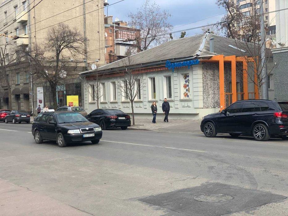 Аренда отдельно стоящего здания в супер-месте Харькове на Сумской.
