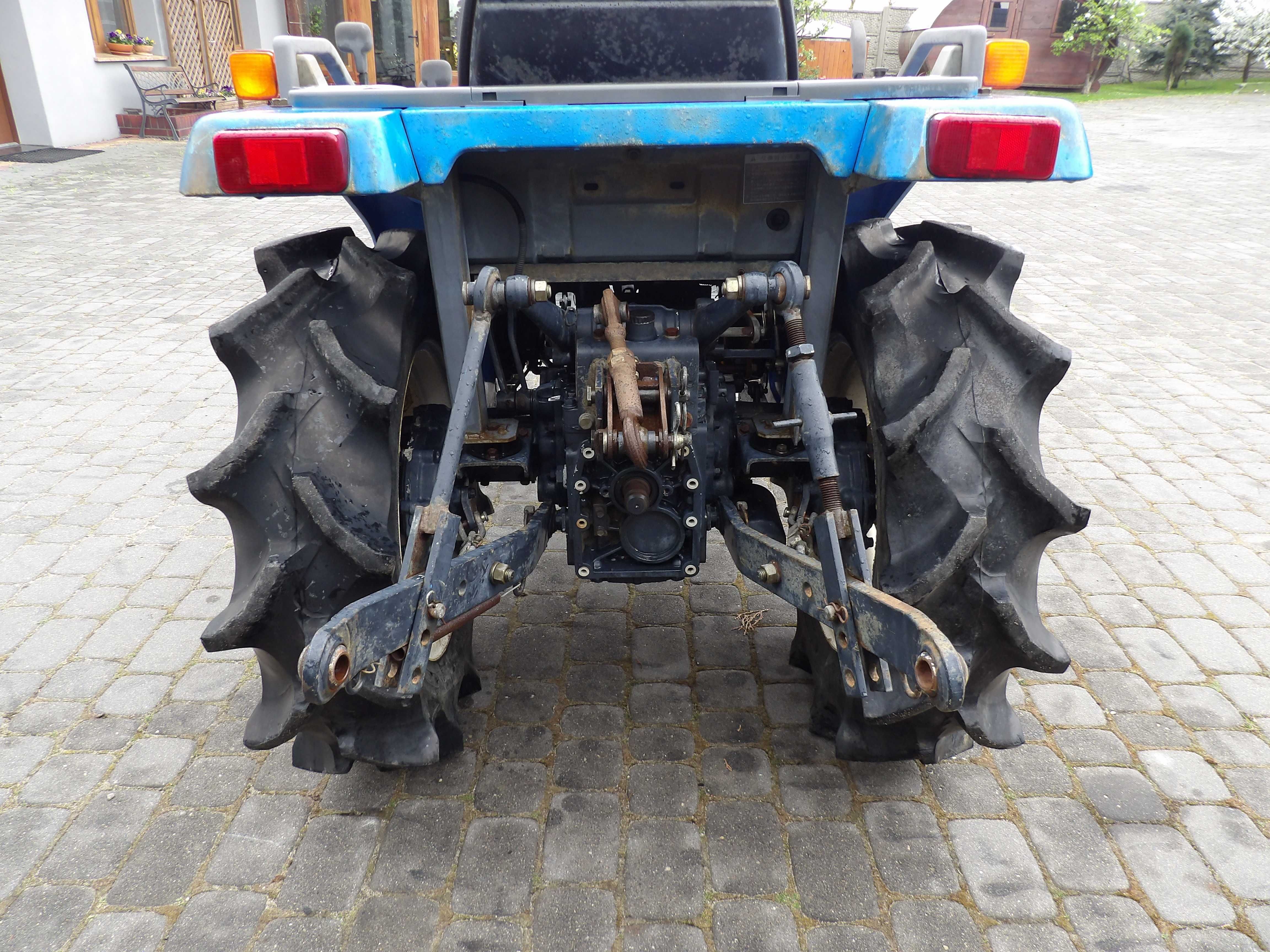 Iseki Sial 15 4x4 glebogryzarka w zestawie mini traktor