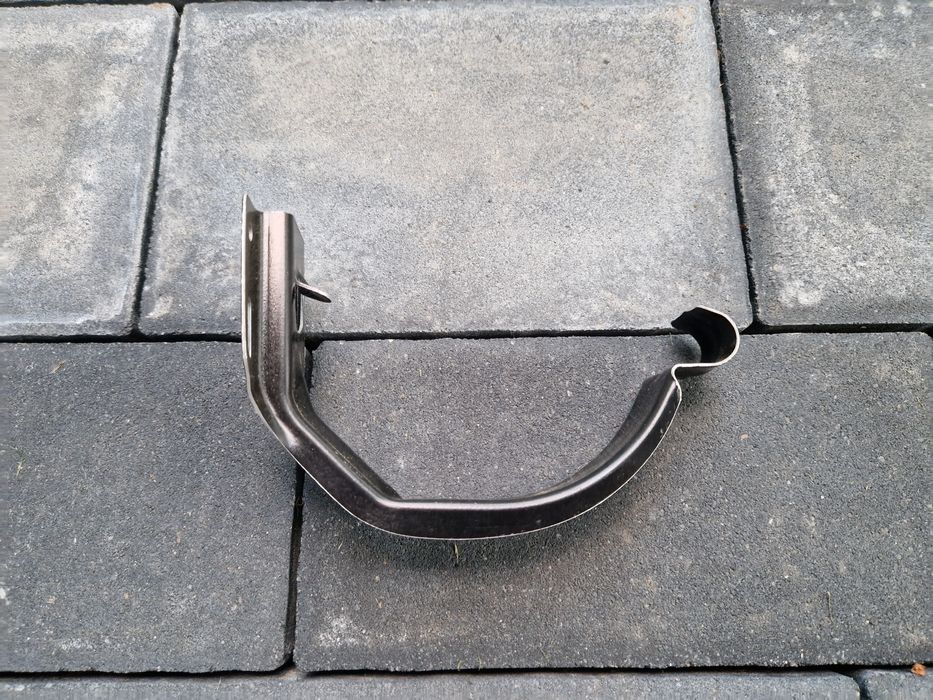 BRATEX STRUGA Hak do rynny do deski czołowej MAX 125mm czarny