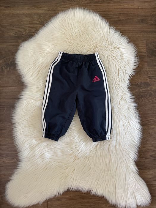 Adidas ortalionowe dresy spodnie dresowe granatowe 6 9 miesięcy 68 72