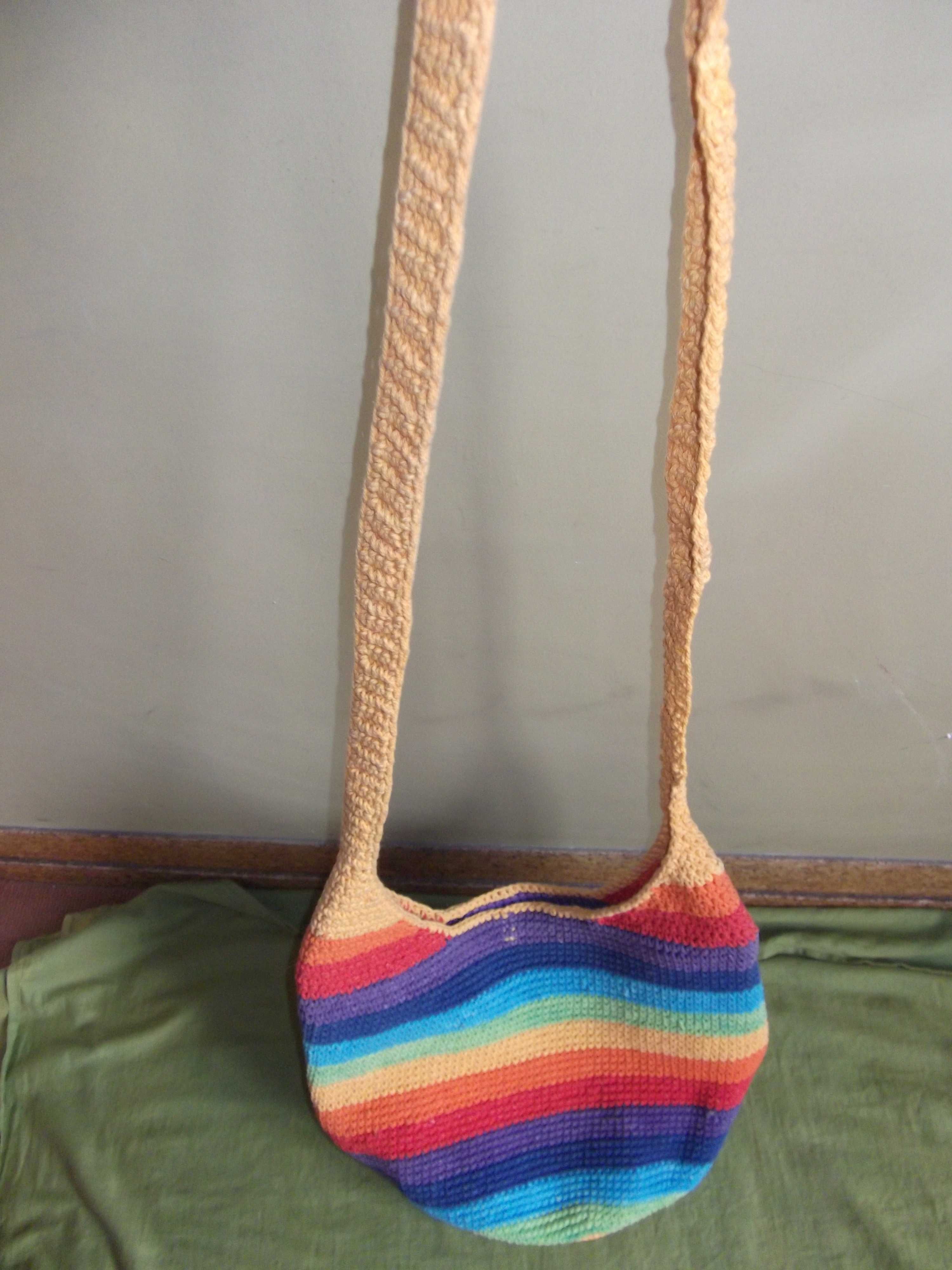 Mala tricôt colorida arco-íris / Rainbow colored knitted bag