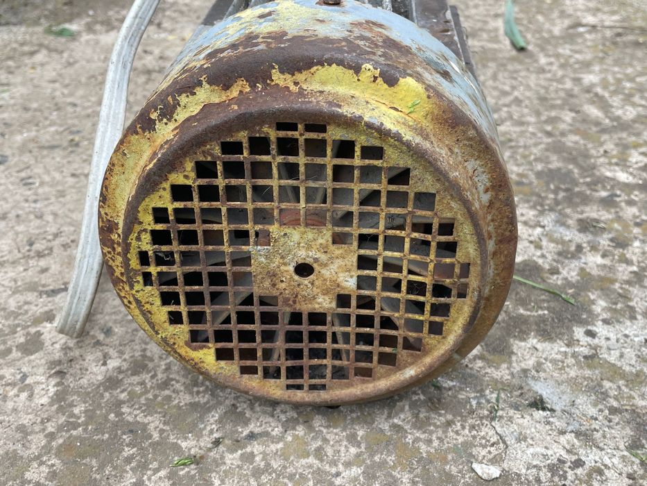 Электродвигатель 0.75 кВт | 380V | 3-фазный –  (955/1455 об/мин)