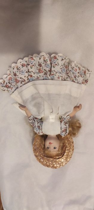 Porcelanowa laleczka Ania z Zielonego Wzgórza