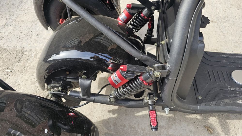 Продам Електроскутер Maxxter Trike