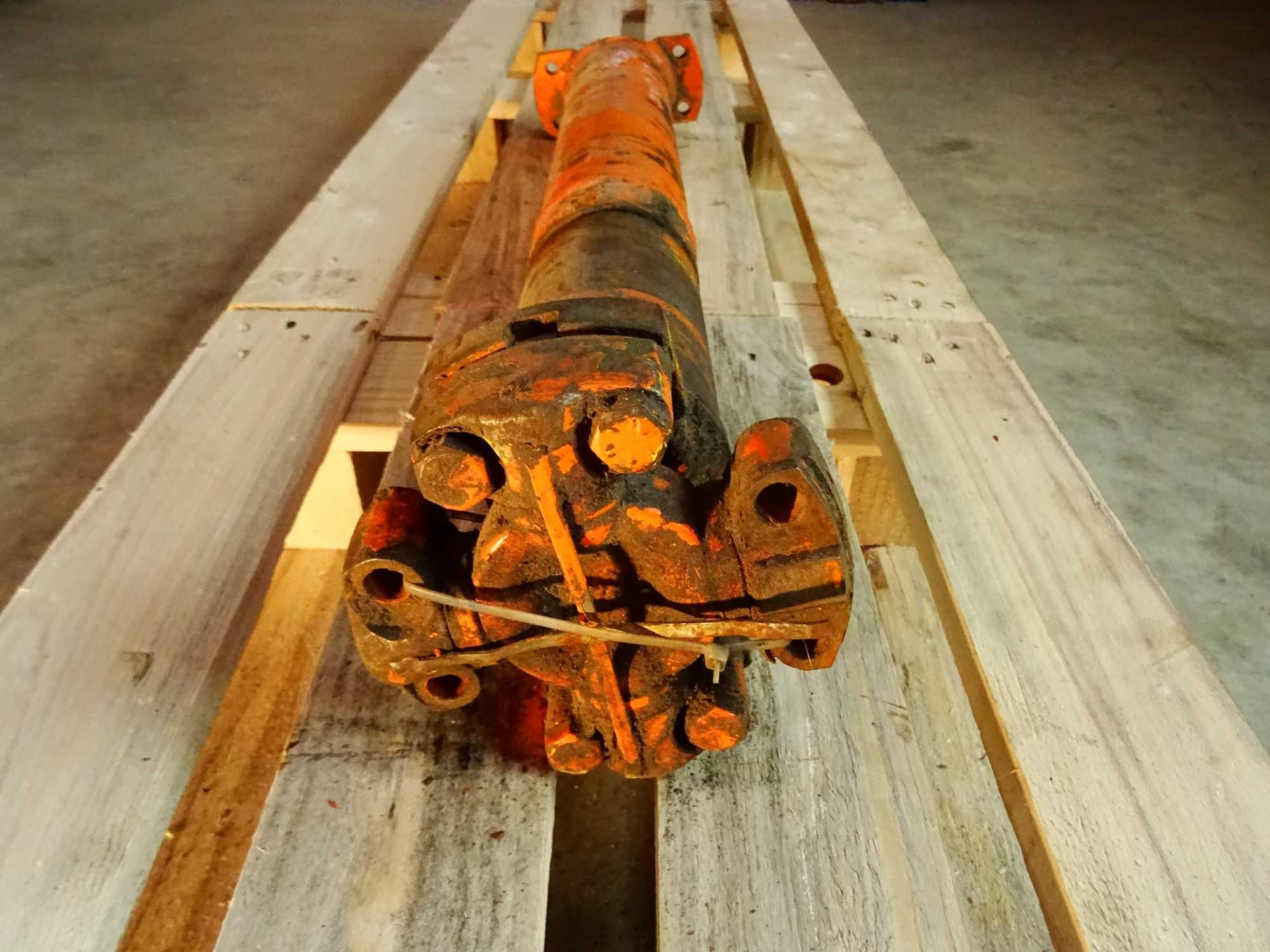 Wał pędny do ładowarki Hitachi LX210E. Cardan shaft. 73cm.Kardan