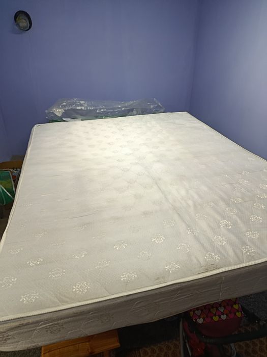 Продам матрас б/у1600*2000.