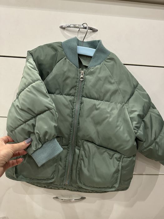 Бомбер zara демісезонна курточка