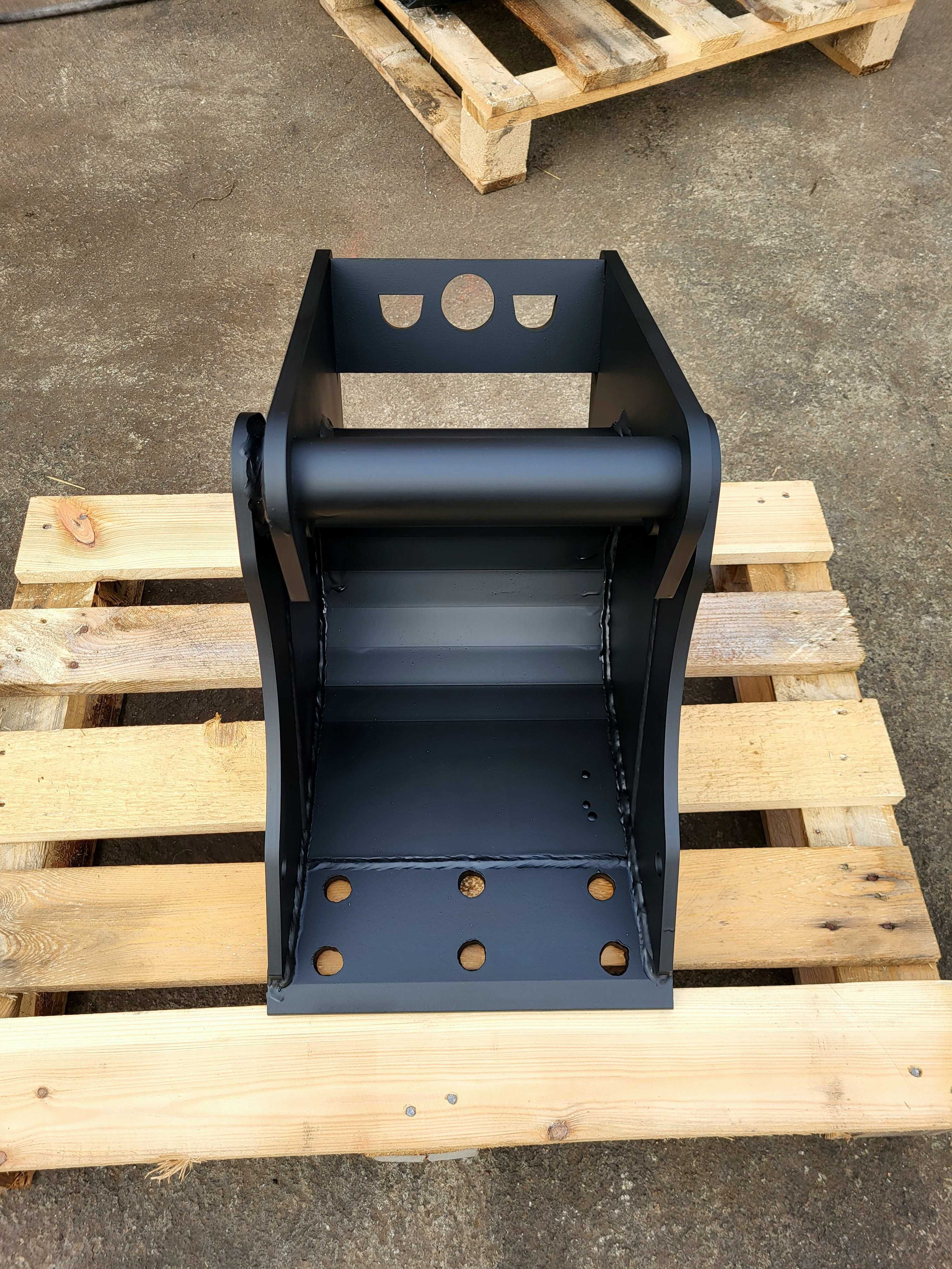 Łyżka kopiąca 30cm pasująca do mini koparki JCB 8014/8015/8016/8018/17