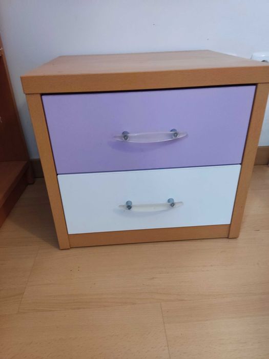 Cama mesa cabeceira para menina