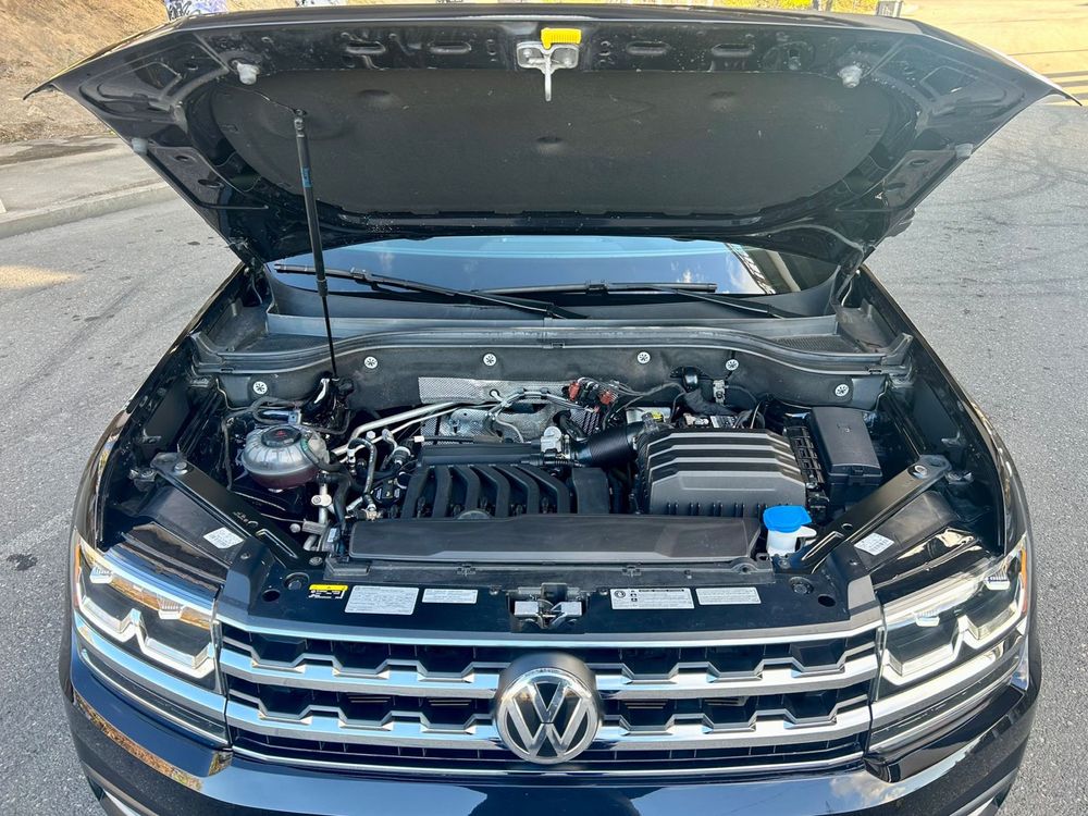 VW Atlas Sel Premium Tiguan Touareg AWD хозяйське авто стан нового