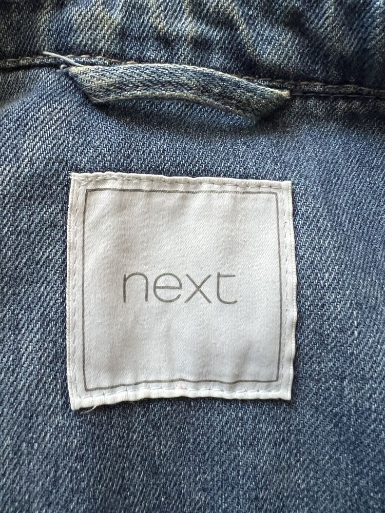 Продам джинсову куртку next
