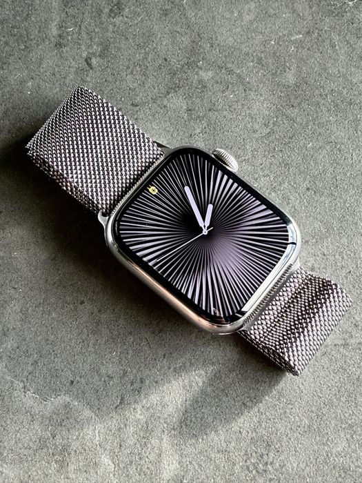 Apple Watch 8 41mm stalowy (stainless steel) GPS + cellular eSIM