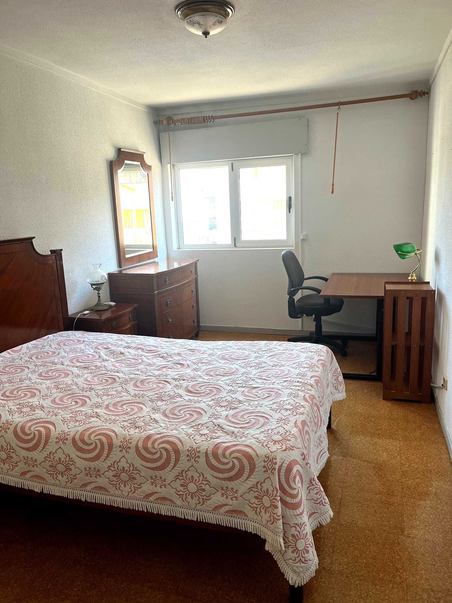 T4 renovado no centro de Faro – 124 m², 1.º andar com elevador