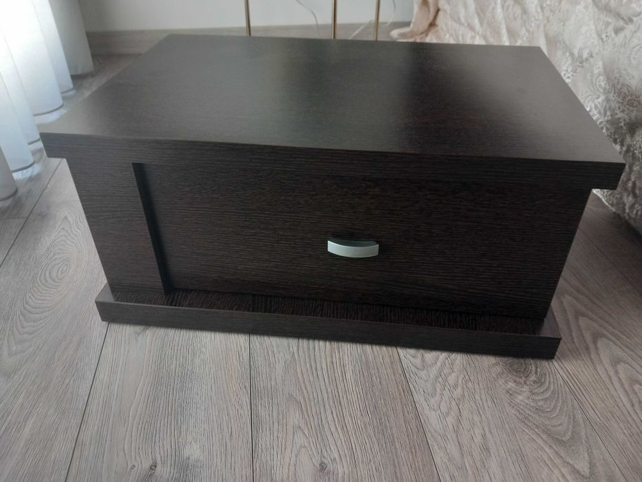 Conjunto de 2 mesas cabeceira como novas