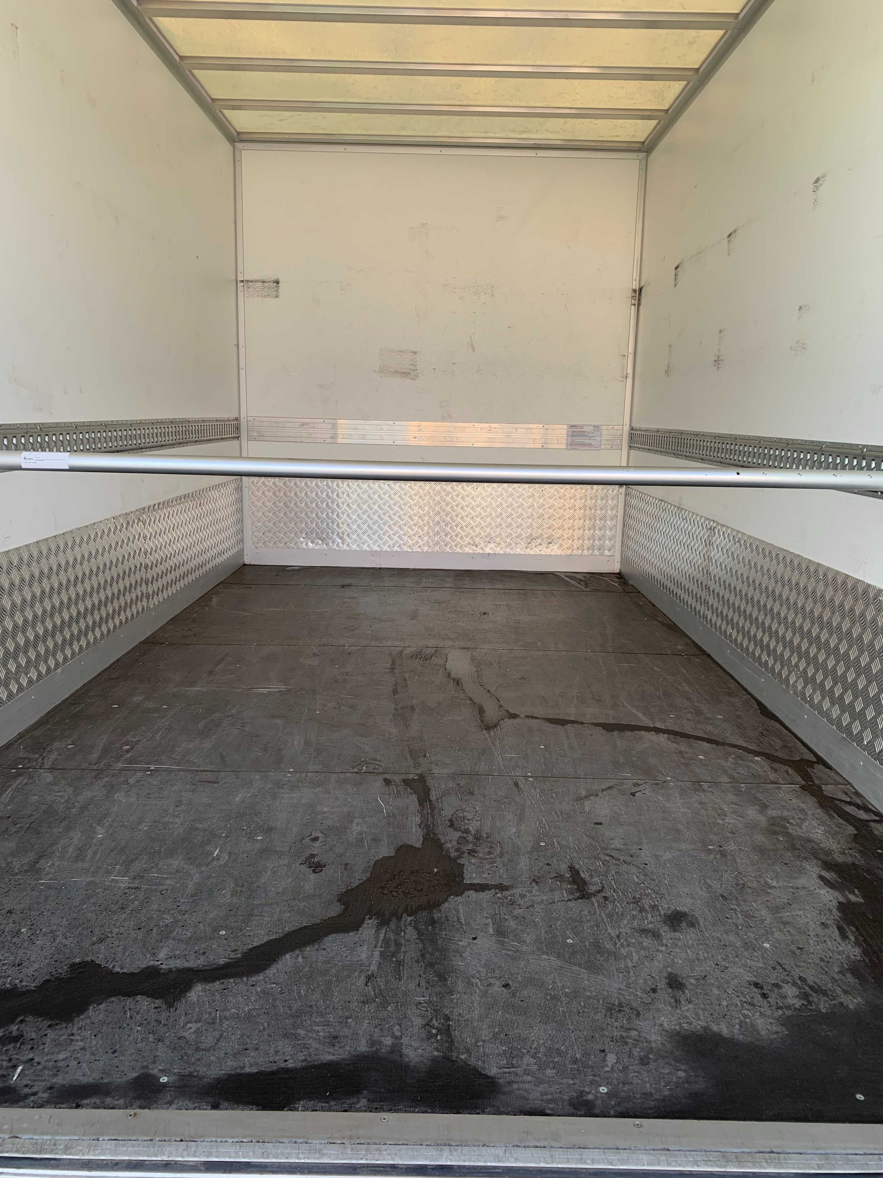 Wypożyczalnia samochodów dostawczych kontener winda automat Warszawa