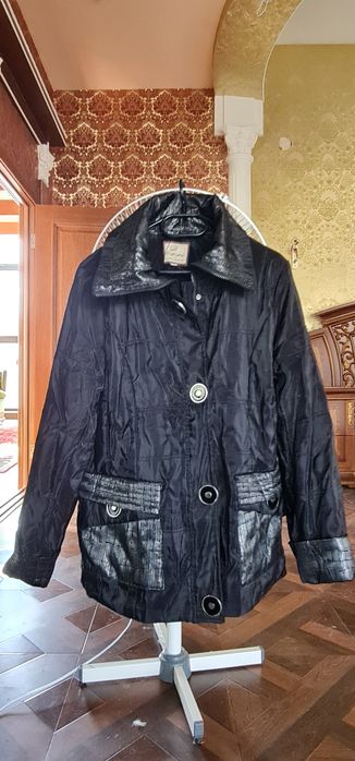 Фирменная женская куртка