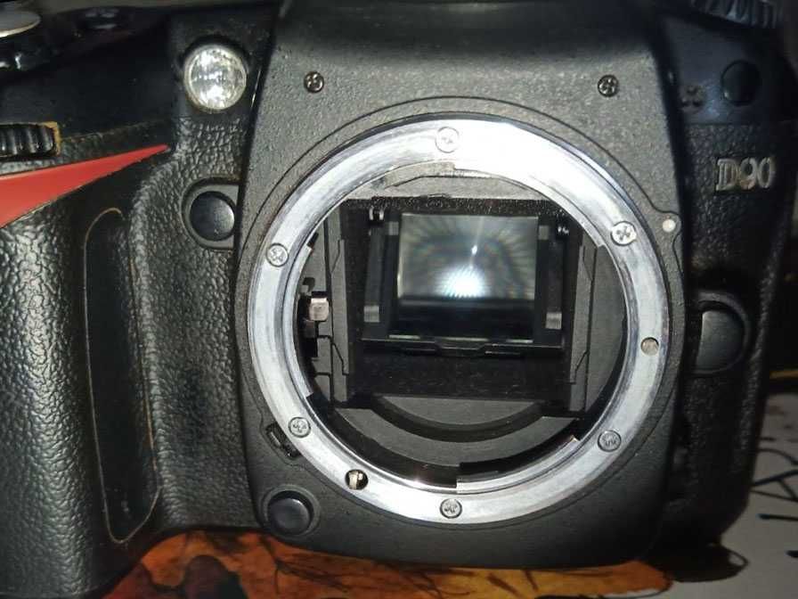 Продам фотоапарат Nikon D90 з об'єктивом Nikkor AF-S 50/1.4 G.