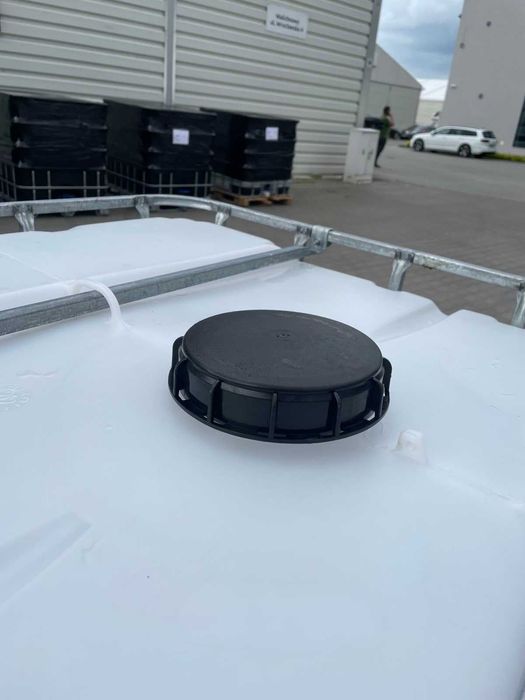 Zbiorniki używane umyte, czyste 1000L na palecie plastikowej