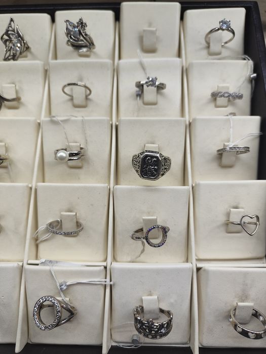 срібні ланцюжки, кольца, сережки,( серебро, серьги, кольца хрестики це