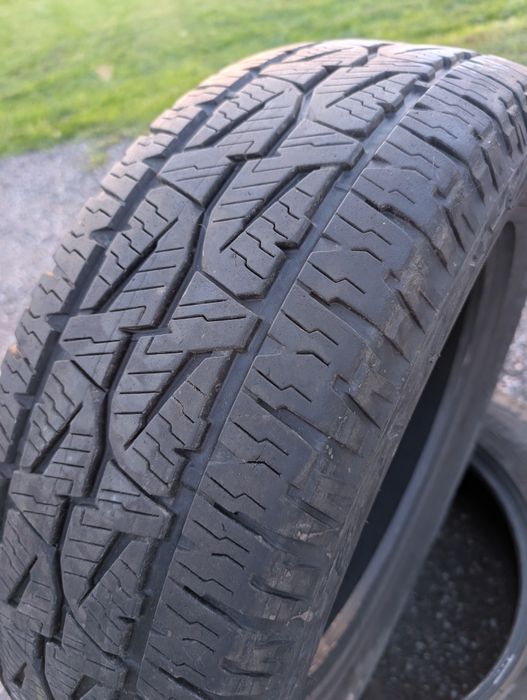 Bridgestone dueler 255/60 R18 A/T (cena/szt).)