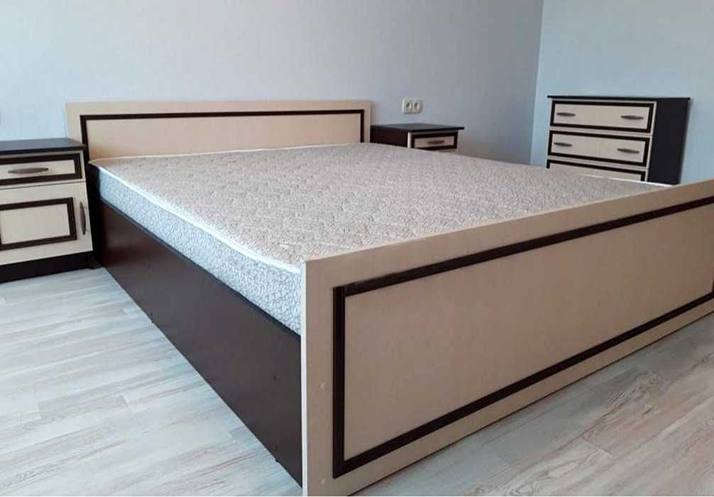 Кровать двуспальная с матрасом · Харьков · В наличии