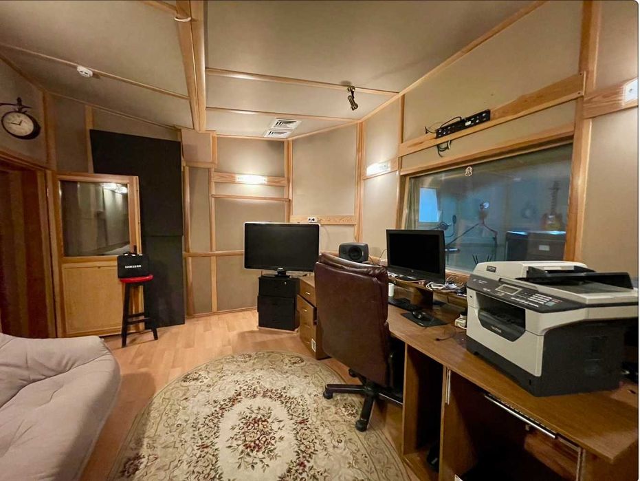 Оренда студії/офісу 30-500 м² Глибочицька 29-31, резервне живлення