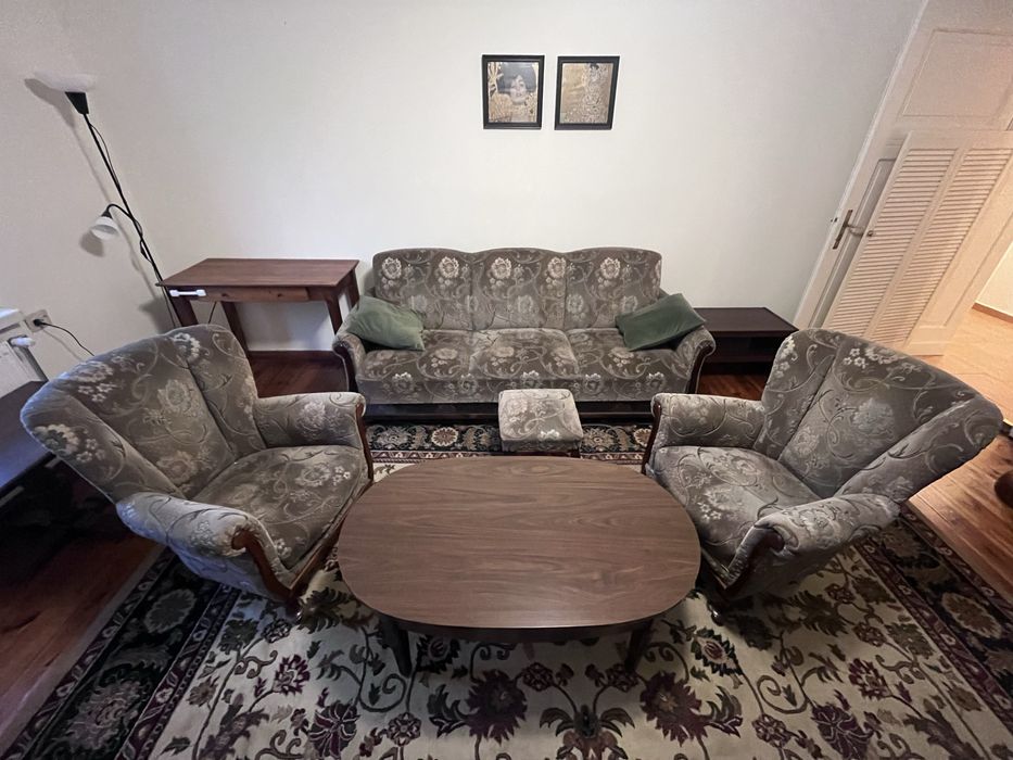 Kanapa rozkladana plus 2 fotele plus podnuzek plus stolik