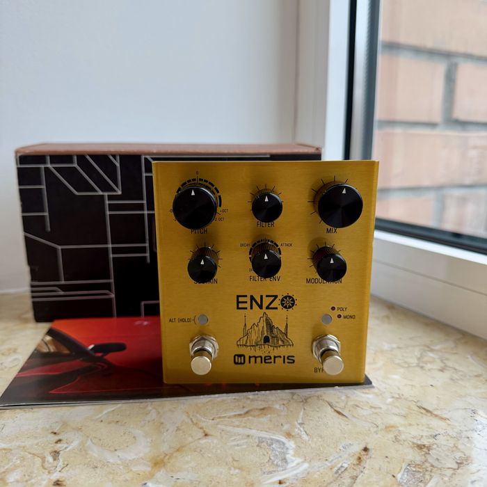 Знижка! Meris Enzo Multi-Voice Synthesizer — гітарна педаль-синтезатор