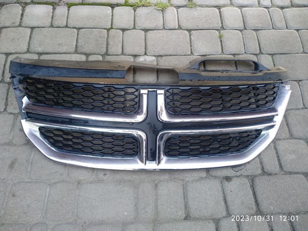 Решітка радіатора Dodge Journey