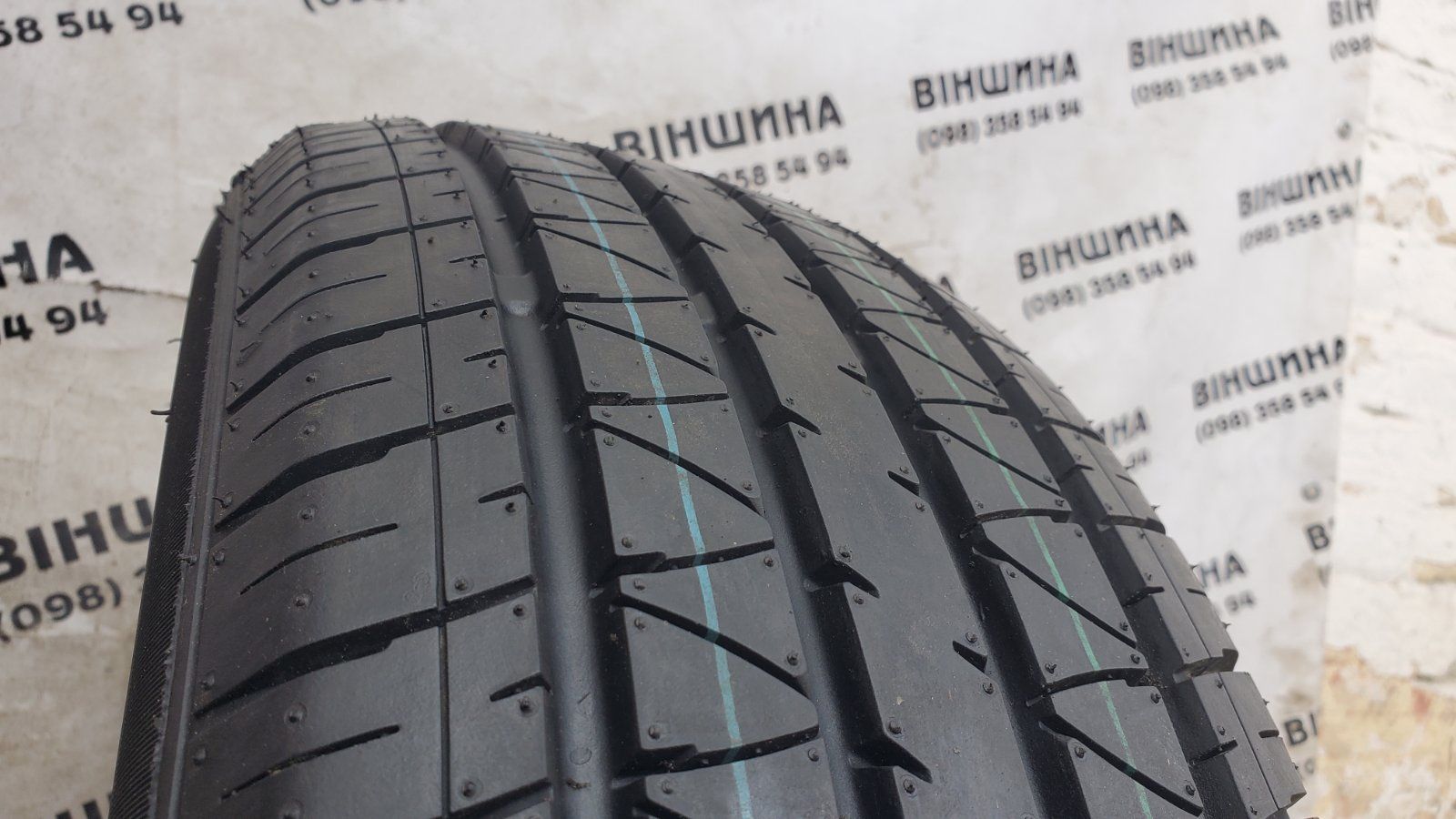 Шина 215/65 R 15C Maxtrec Su 830. Одне нове колесо. Розпаровка.