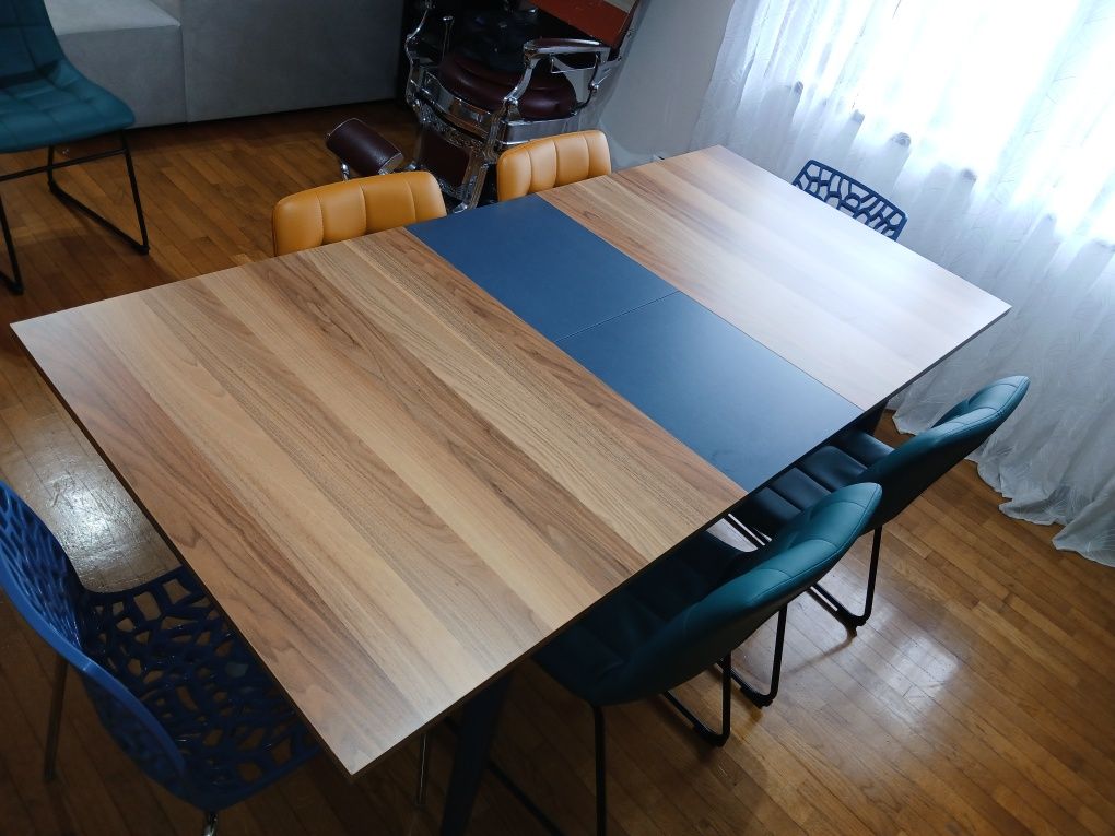 Mesa extensível com 7 cadeiras