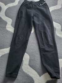 Spodnie dresowe 146cm