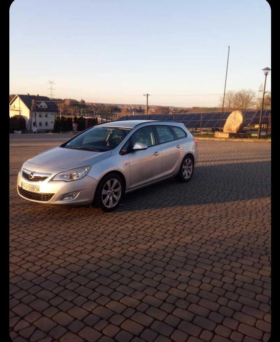 Opel astra j 2012 rok 1.7 CDTI 110 KM auto w bardzo dobrym stanie