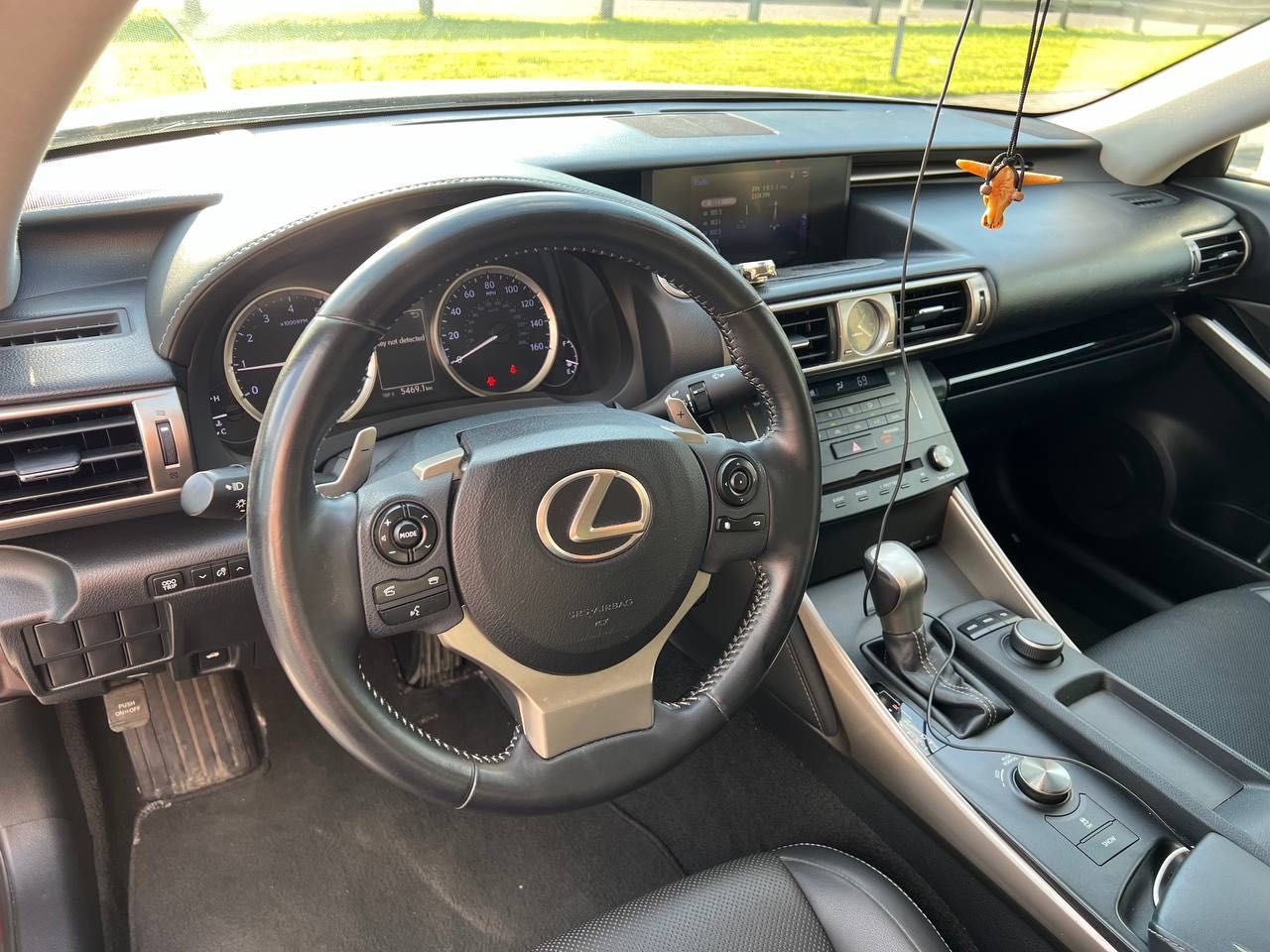 Продам Lexus is 250 2015 года tuning
