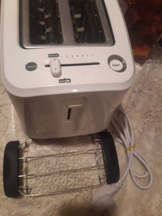 Тостер Raven ET005